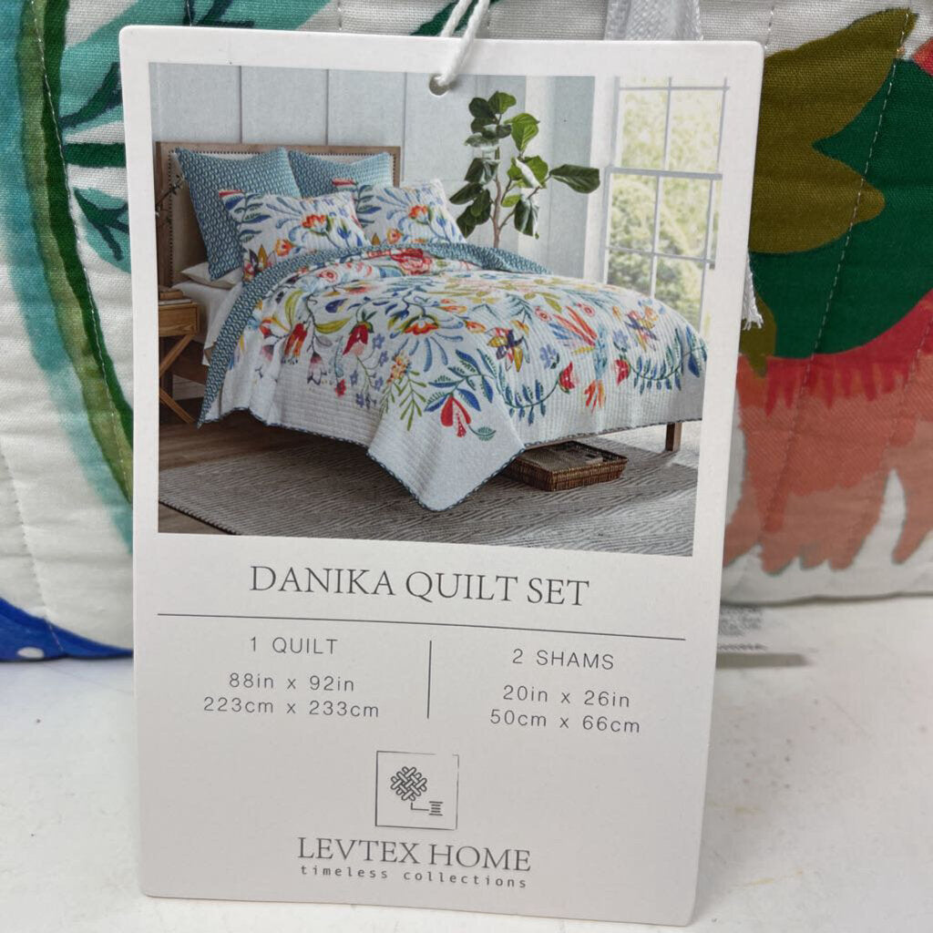 Danika Quilt Set Full/Queen Quilt Set