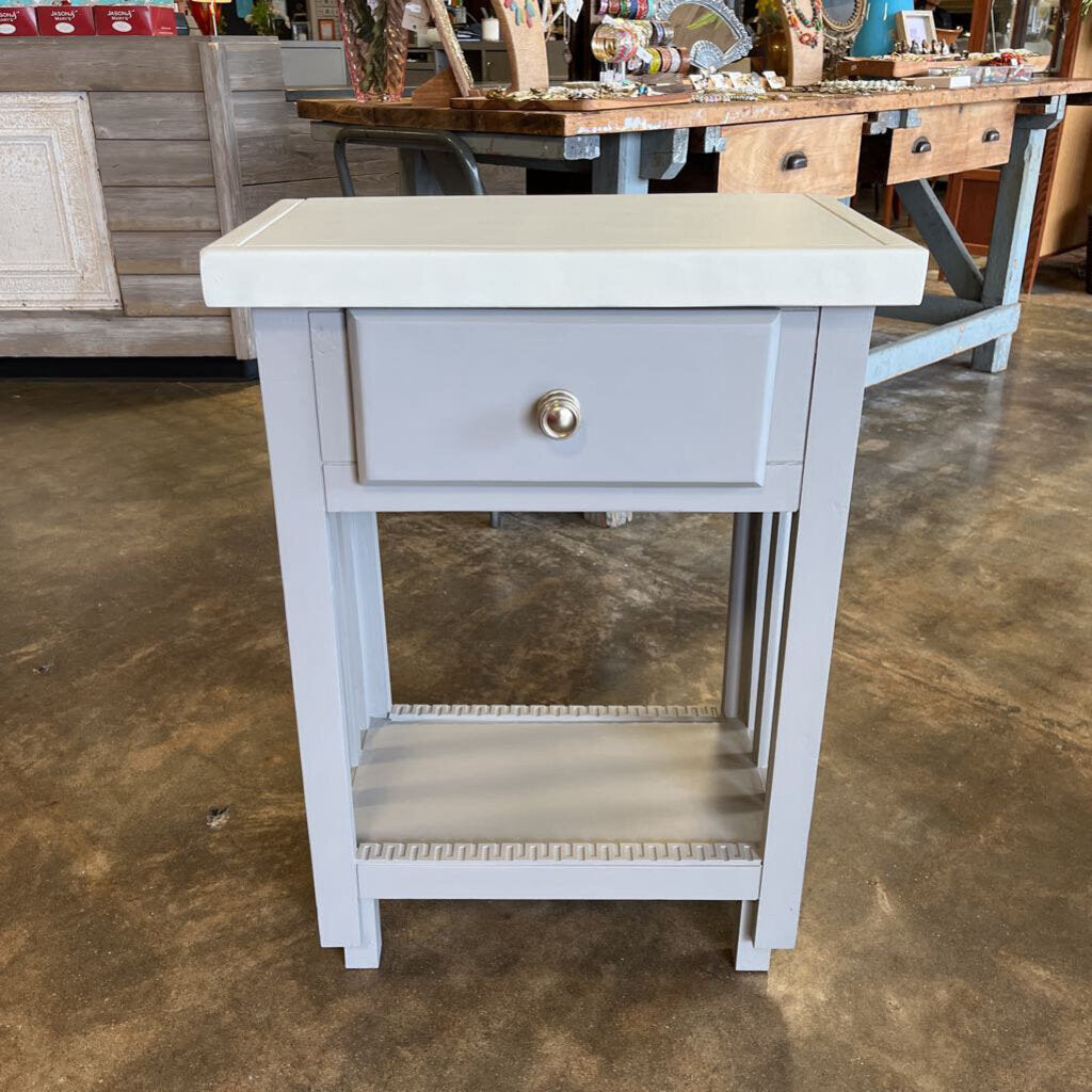 Side table w/ Drawer 23x13x32