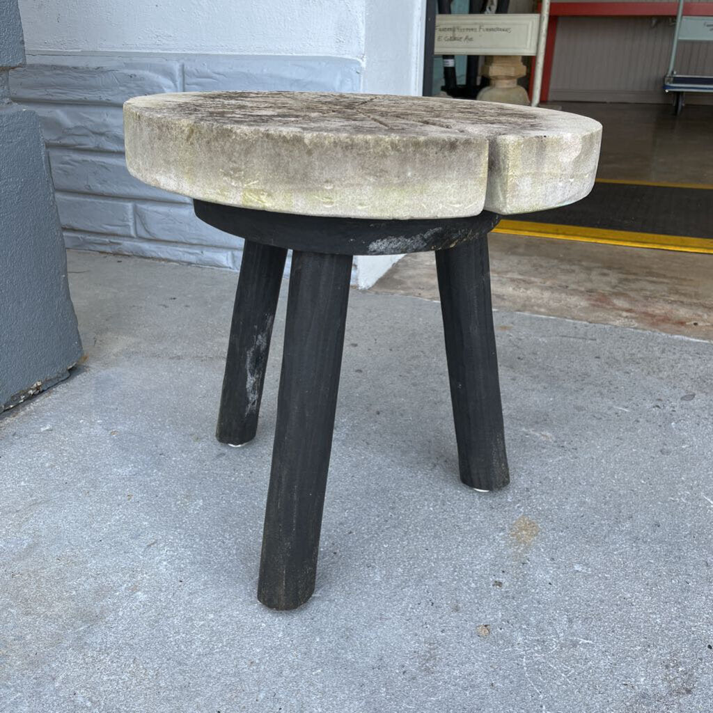 Concrete/Wood Outdoor Plant Stand 17.75"R 15.5"H