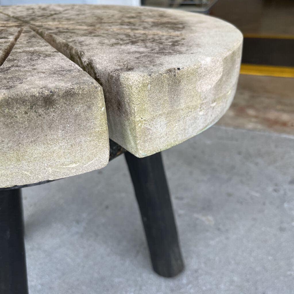 Concrete/Wood Outdoor Plant Stand 17.75"R 15.5"H