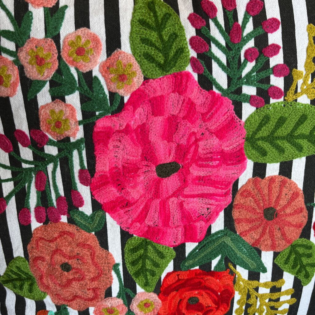 BLACK & WHITE KARMA LIVING