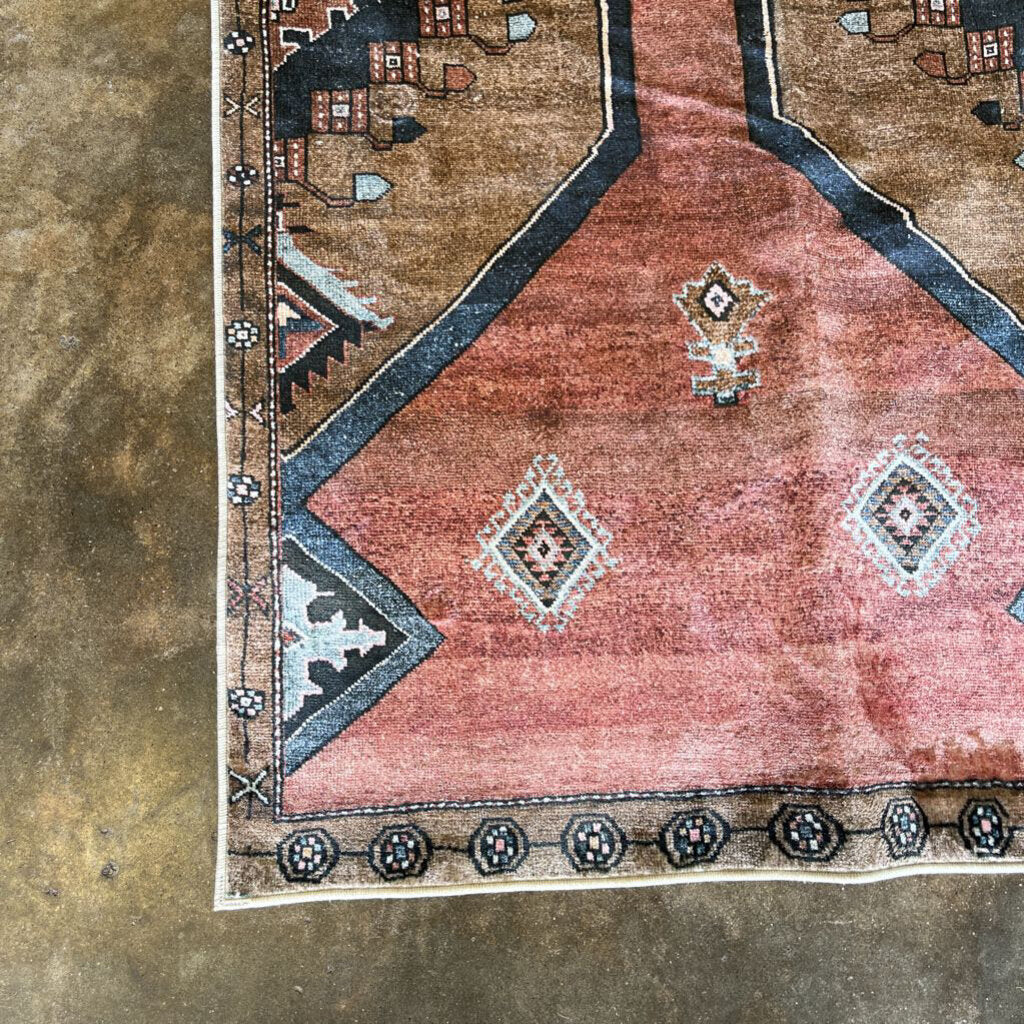 Judy Traditional Persian Washable Rug 5x8