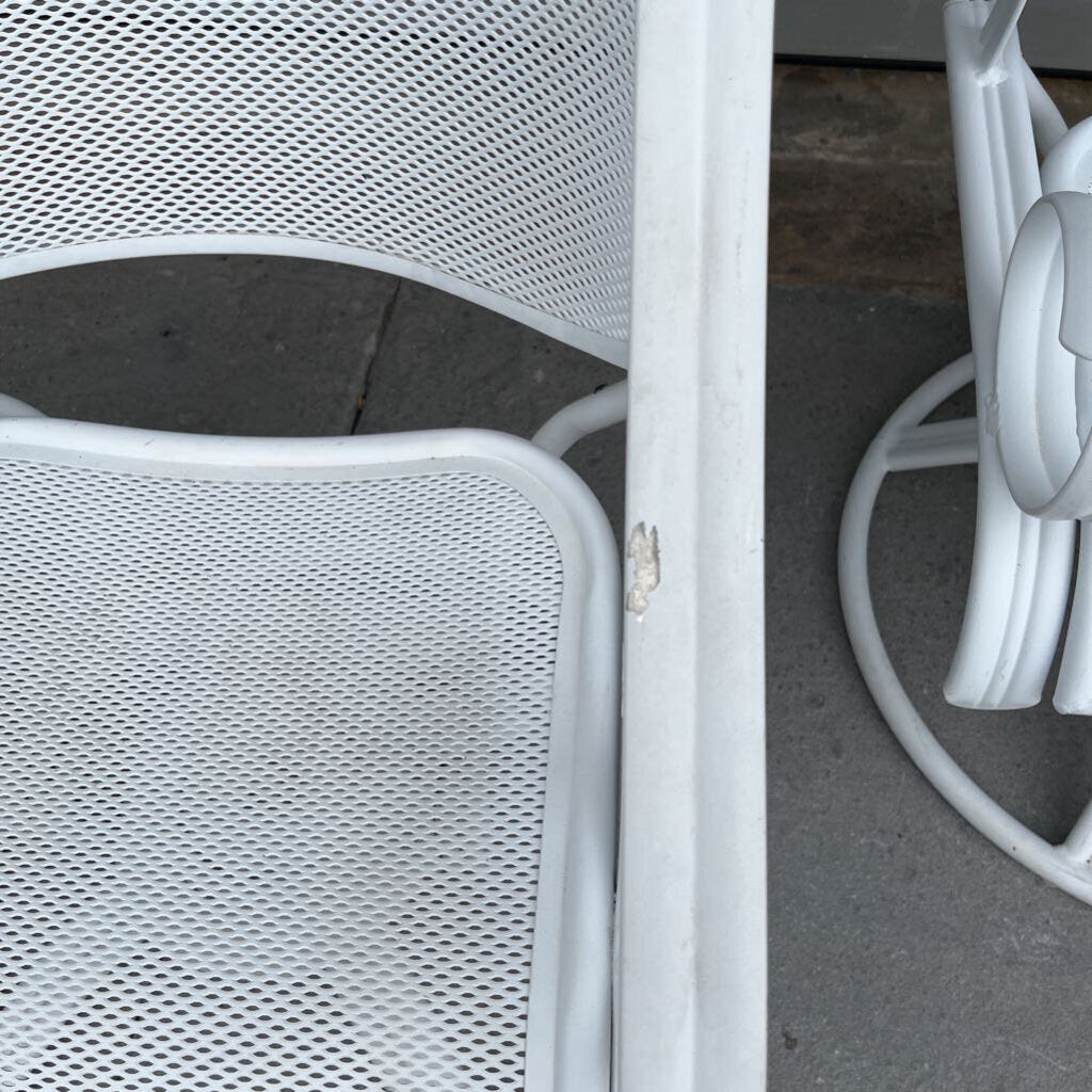 Crestline Patio Table & 4 Chairs (RT $1900)