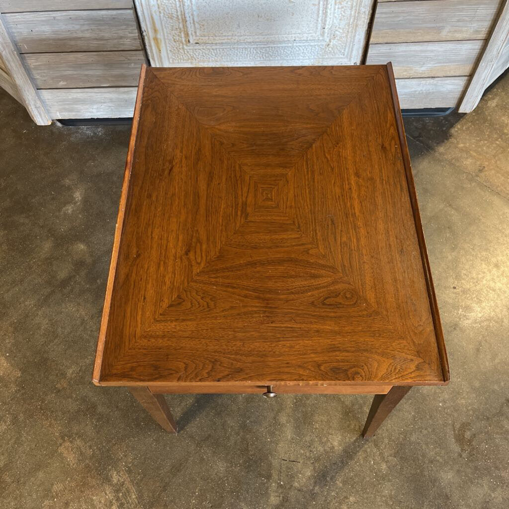 MCM End Table 21.25 X 27.5 X 21