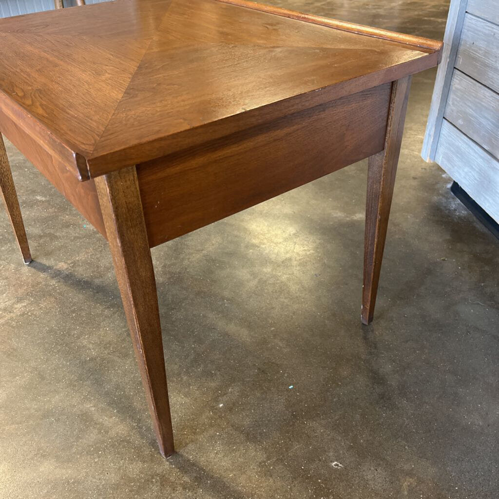 MCM End Table 21.25 X 27.5 X 21