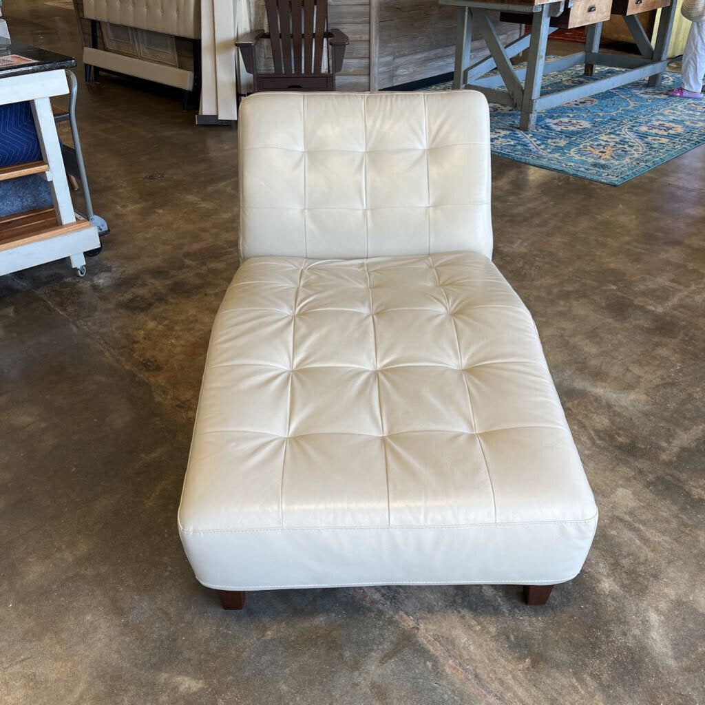 Chateau d'Ax Italian Leather Chaise 64 X 34 (RT $3000)