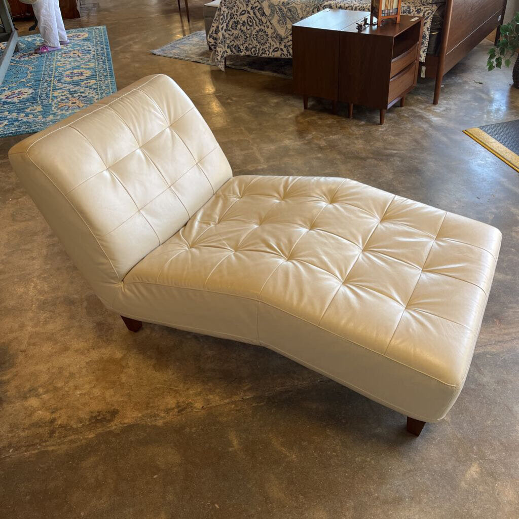 Chateau d'Ax Italian Leather Chaise 64 X 34 (RT $3000)
