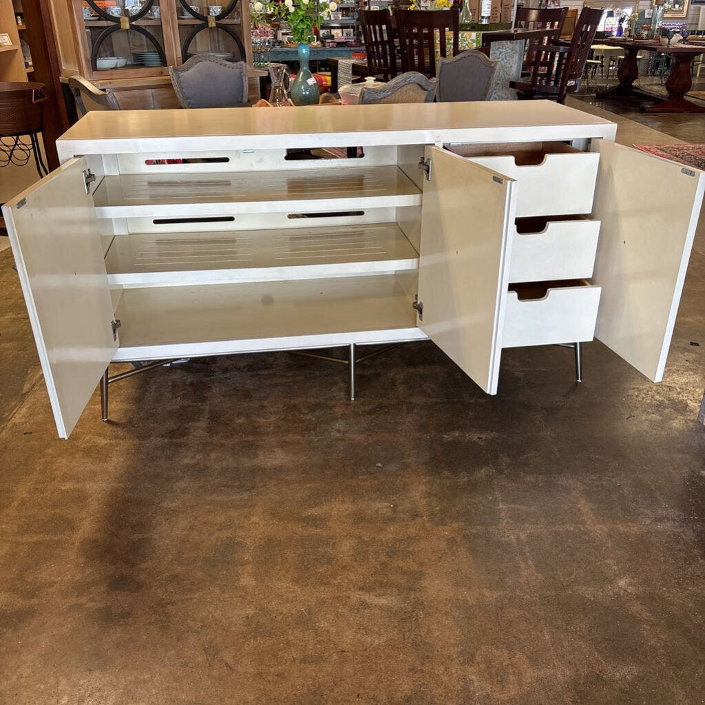 Bernhardt 3 Door Media Cabinet (RT $2900) 66.5 X 22 X 36