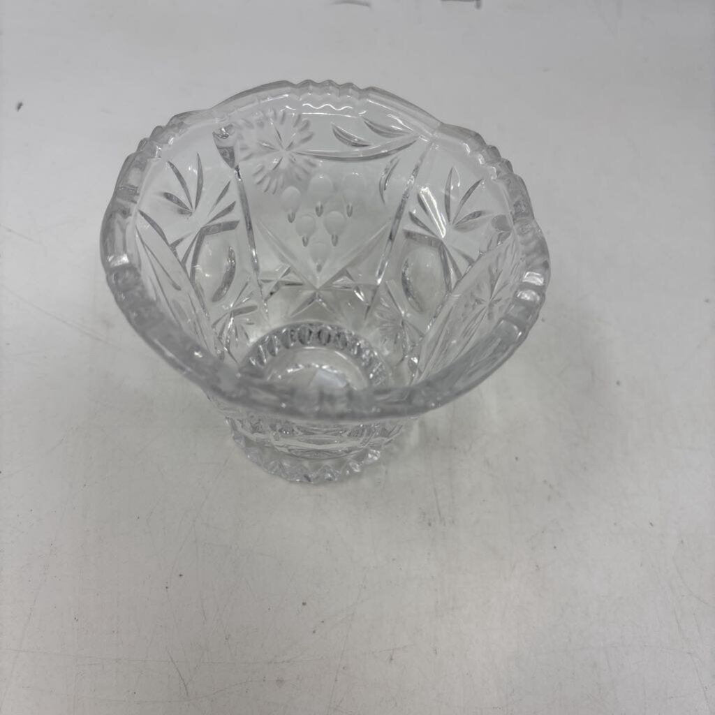 Small Floral/Grape Design Crystal Bowl