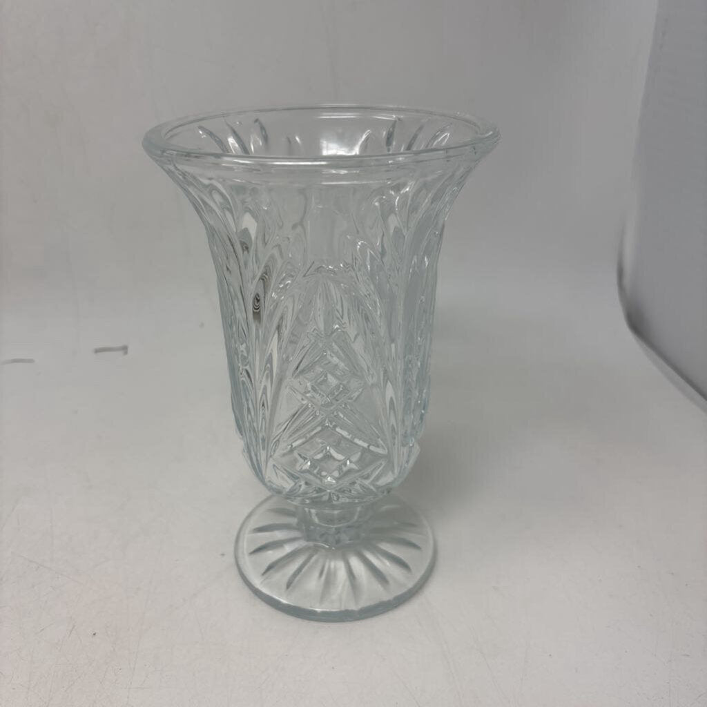 Pedestal Cut Crystal Vase 7in