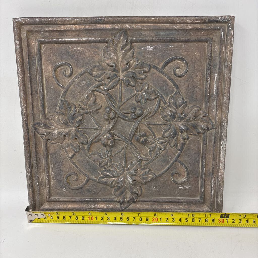 Flower/Leaf Wall Plaque