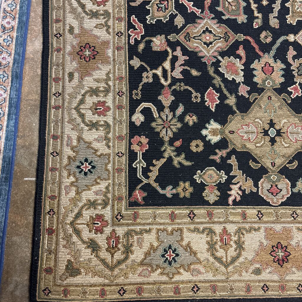 Fringed 4 X 6 Area Rug w/Pad