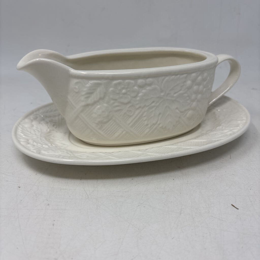 English Countryside Gravy Boat with Stand