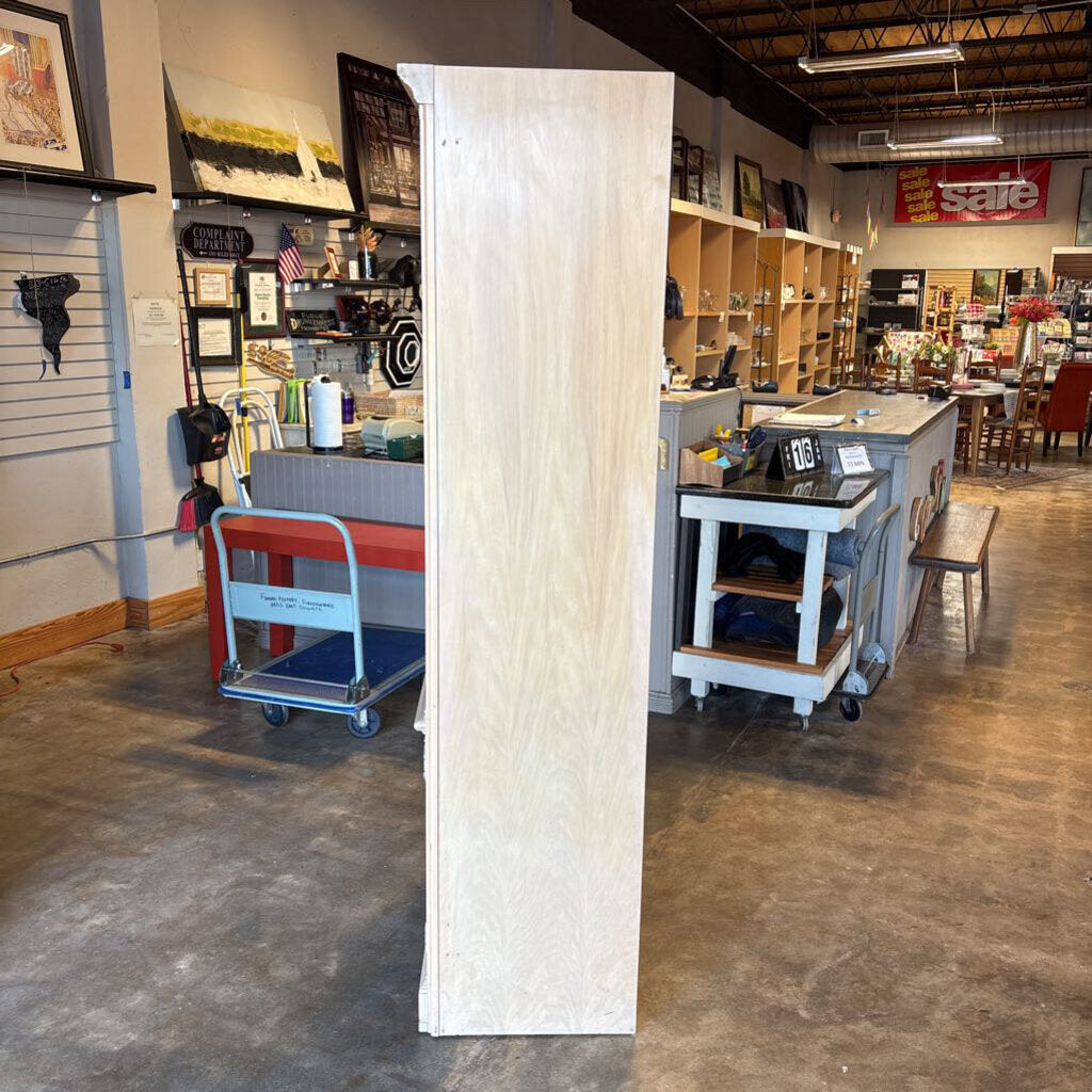 Lighted Bookcase With Doors 32 X 19.5 X 78.25