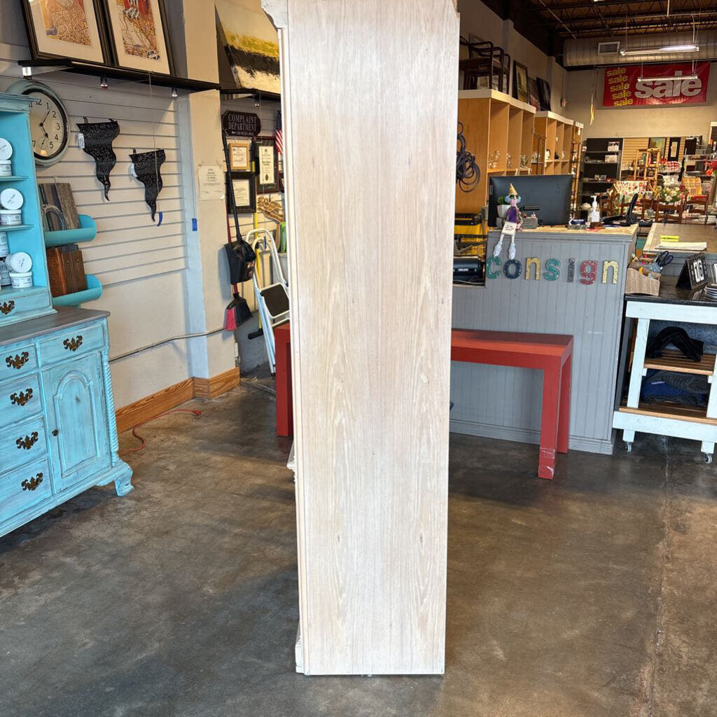 Lighted Bookcase With Doors 32 X 19.5 X 78.25