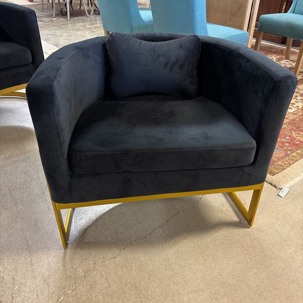 Velvet Modern Barrel Chair with Pillow