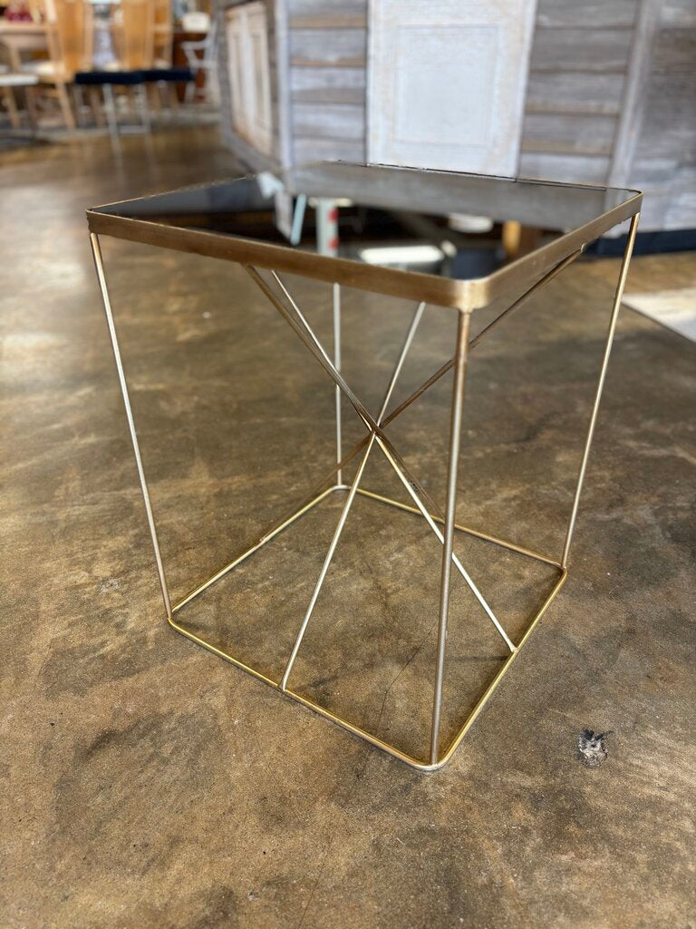 Mirror Top Accent Table 16.75 X 16.75 X 21.25