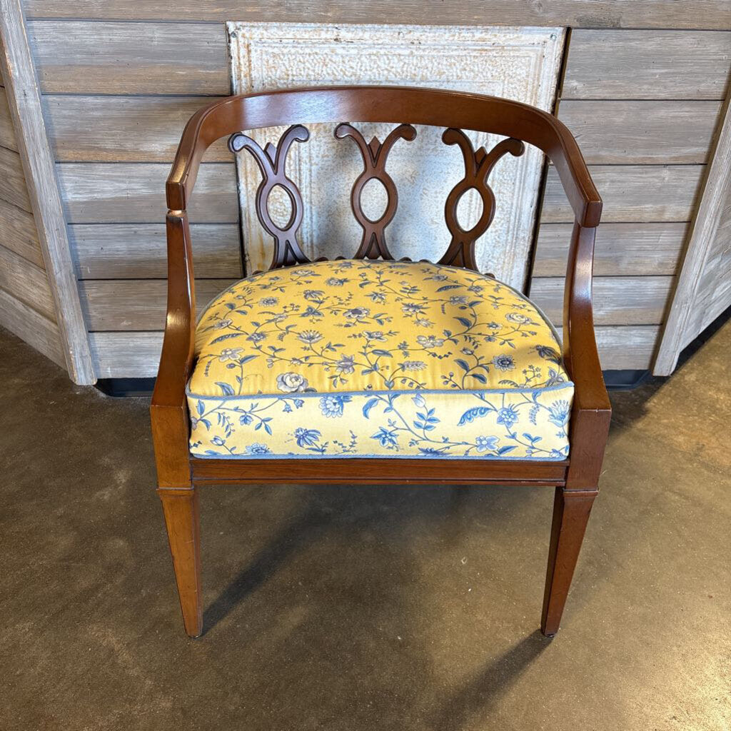 Cushioned Curved Back Shield Chair