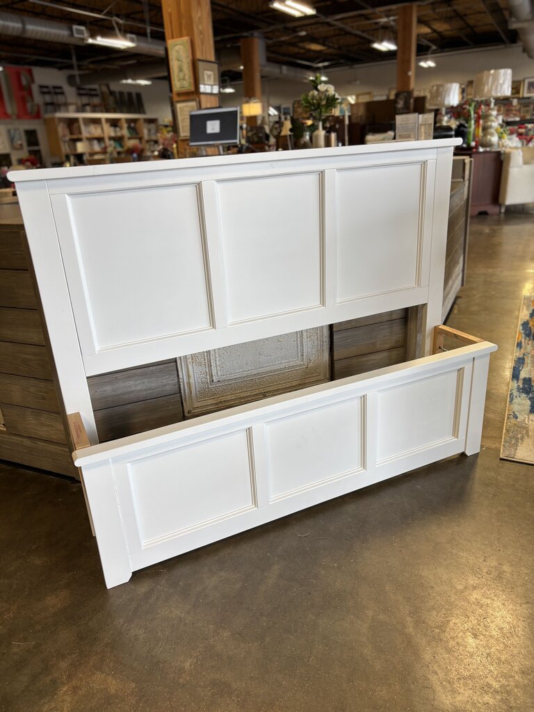 Full White Panelled & Slats Bed