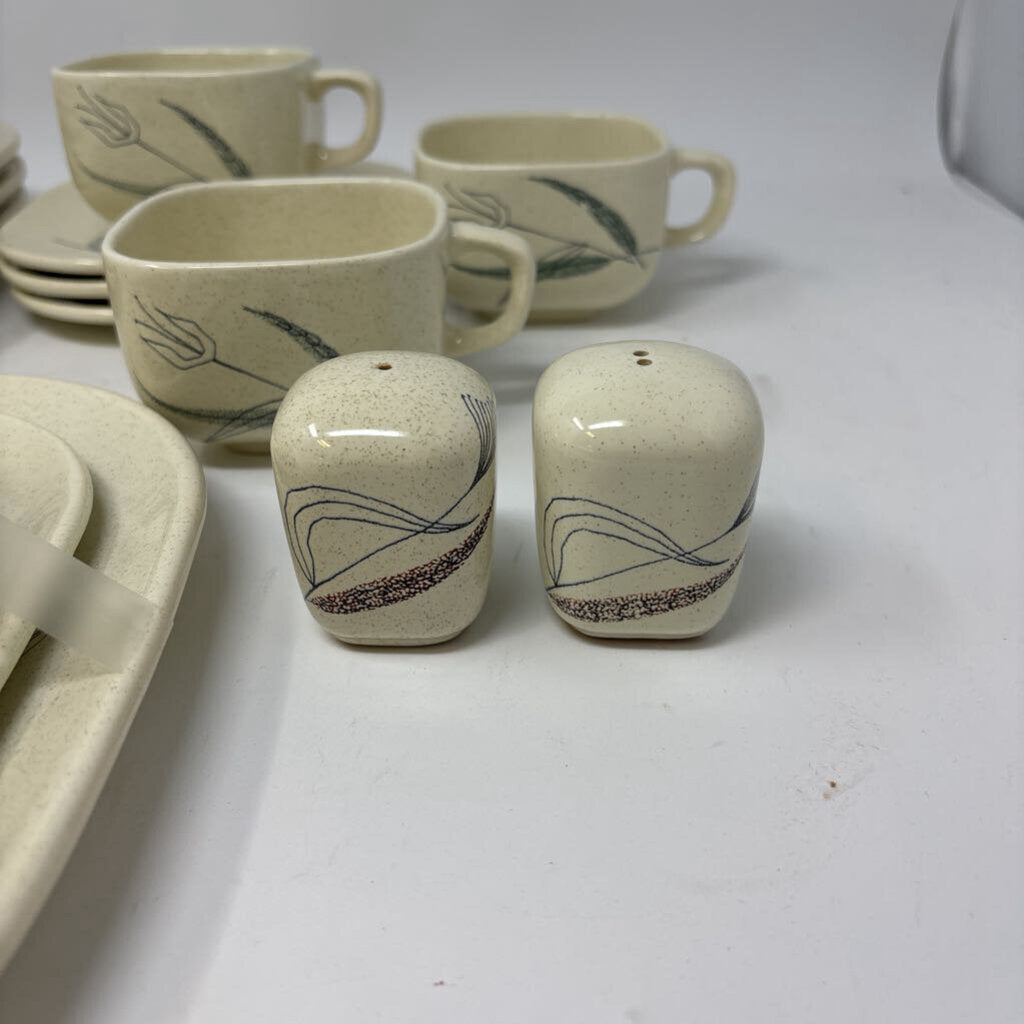 Set 4 Dinner & Salad Bowl Bread Cup & Saucer
