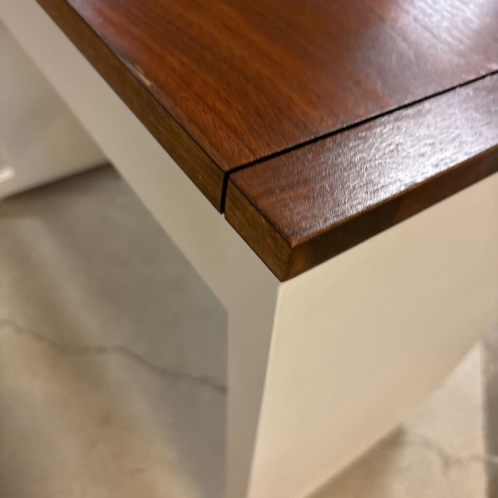 Painted Bench with Lift Top 28.25 X 14 X 22.5