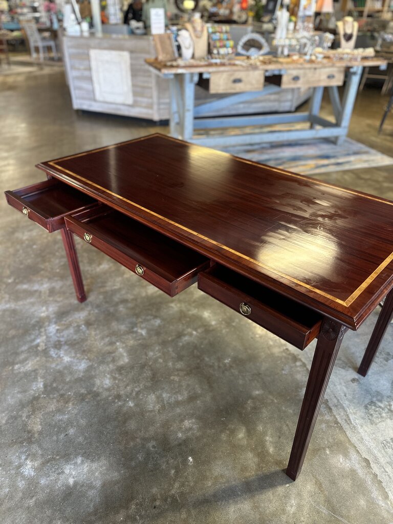 Fully Finished Desk With 3 Drawers