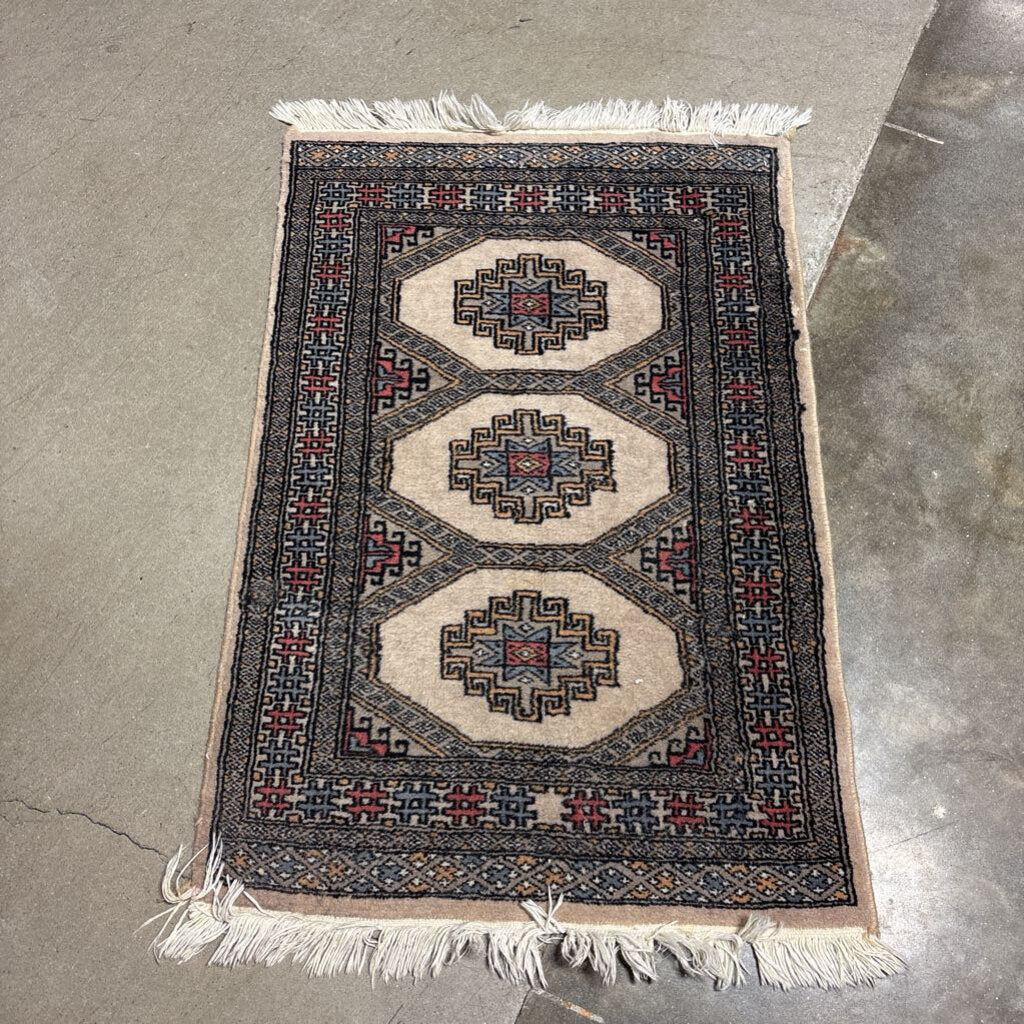 Fringed Geometric Area Rug 3' x 2'