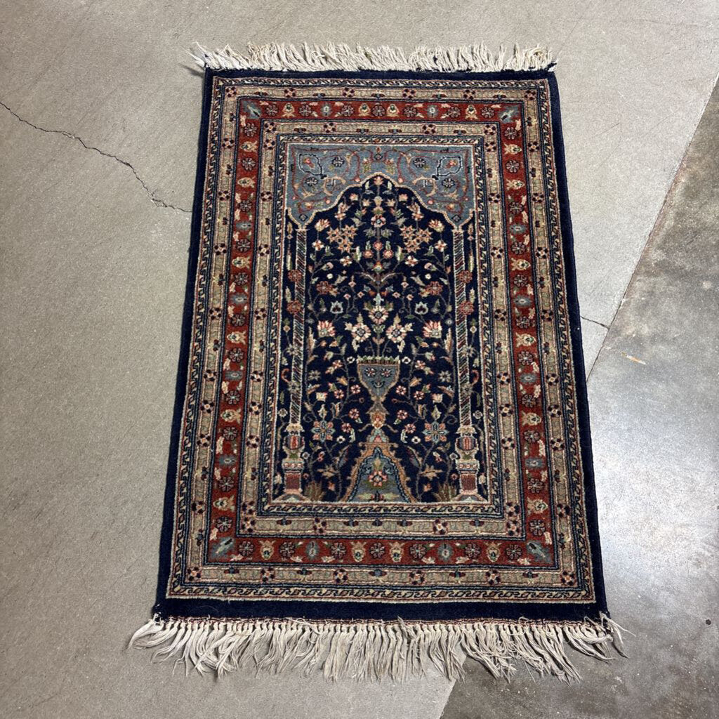 Fringed Geometric Area Rug 3' x 2'