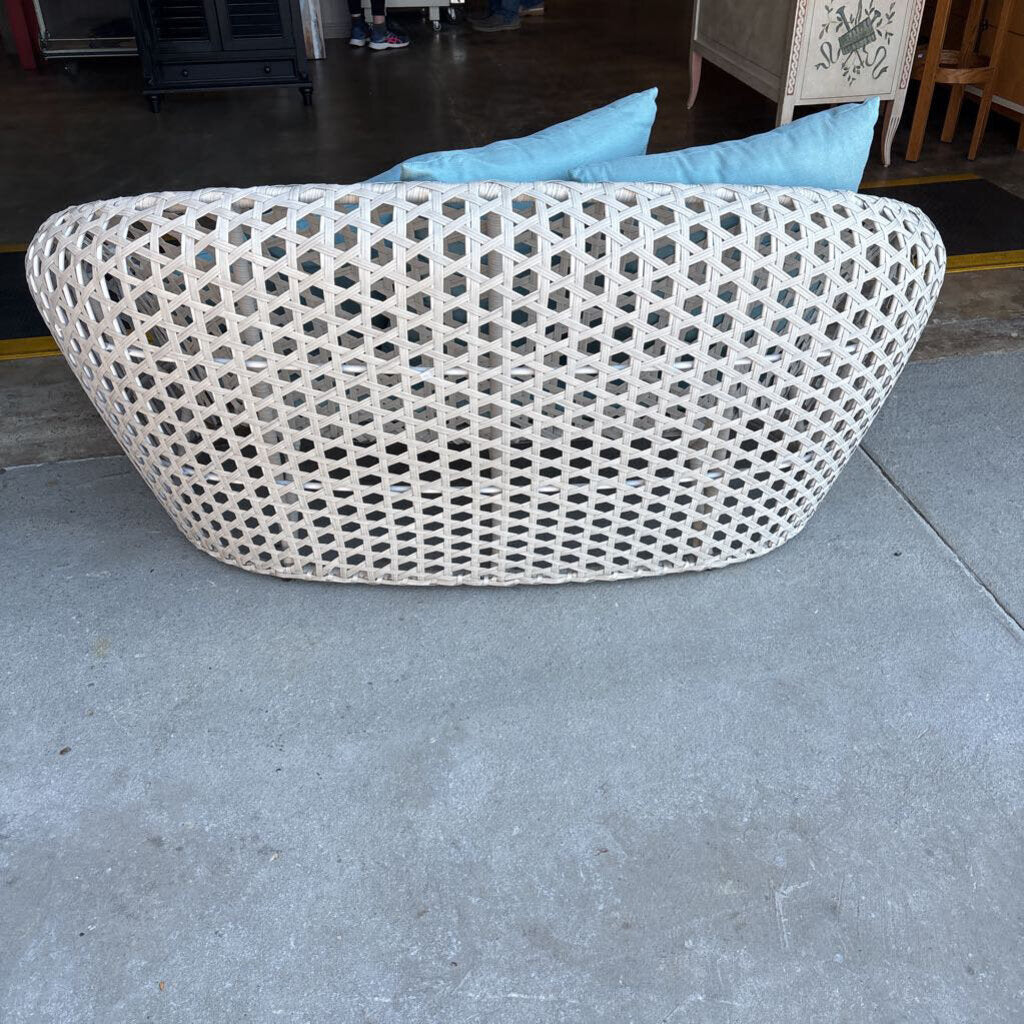 Mason Loveseat & 4 Pillows