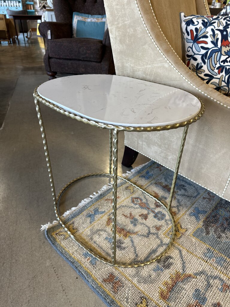 Oval Large Marble Gold Twist Accent
