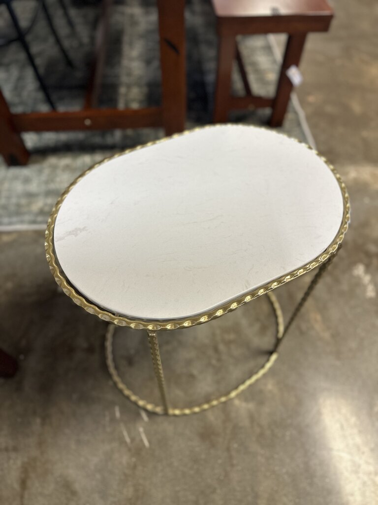 Oval Med Marble Gold Twist Accent