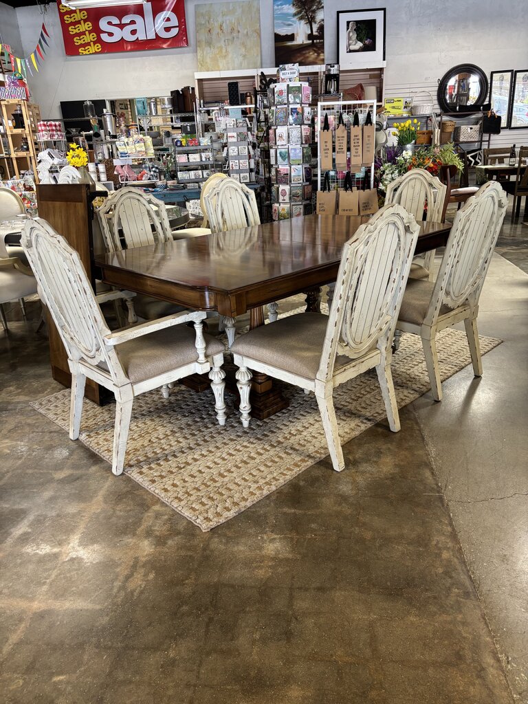 Dining Table & 6 Upholstered & Leaf Chairs