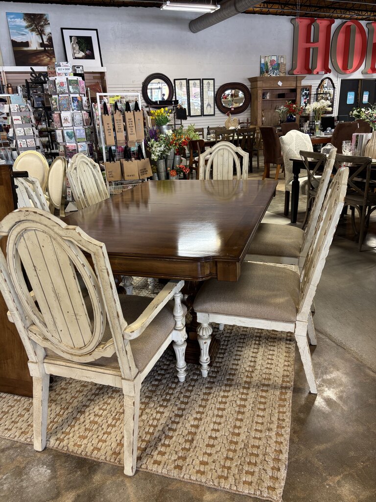 Dining Table & 6 Upholstered & Leaf Chairs