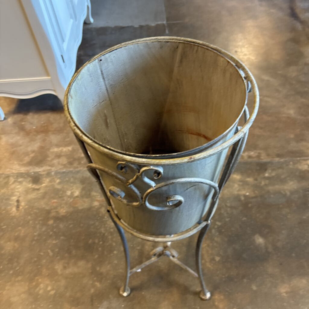 Iron Plant Stand with Bucket 3 PC