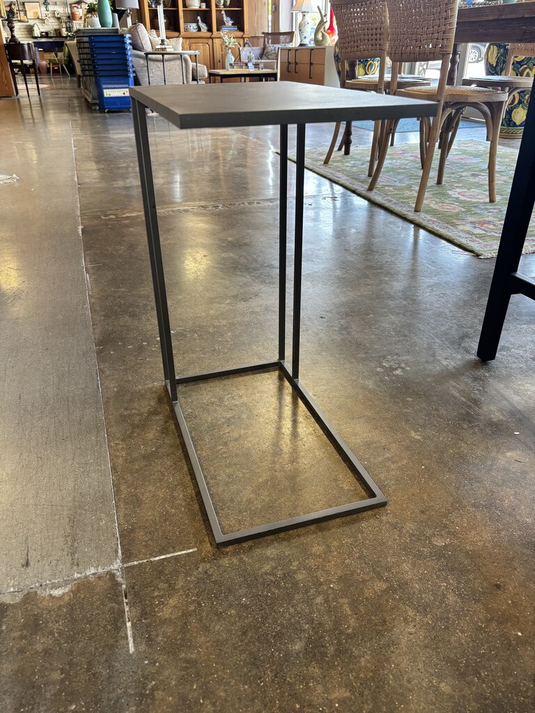 Metal "C" Table 19.25 X 11.25 X 23.25