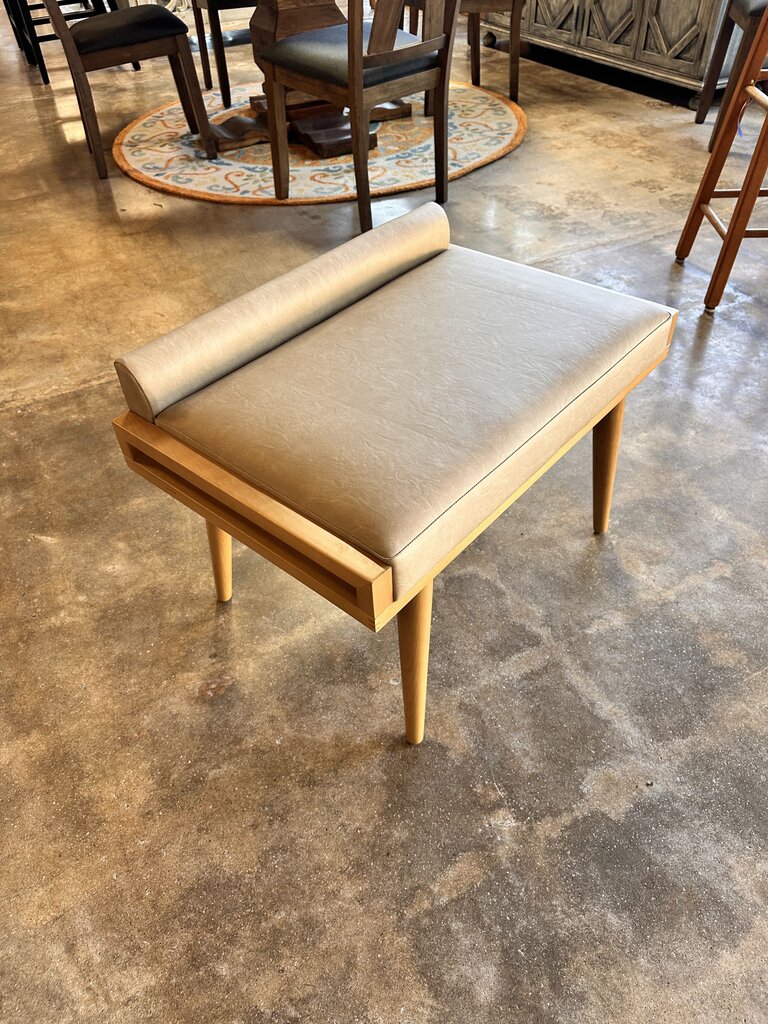 Vinyl & Wood Bench 28.5 x 18.5 x 17.5
