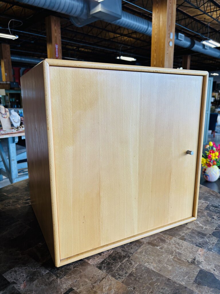 Storage Cube Montana by Peter Lassen 18.5 X 15 X 18.5