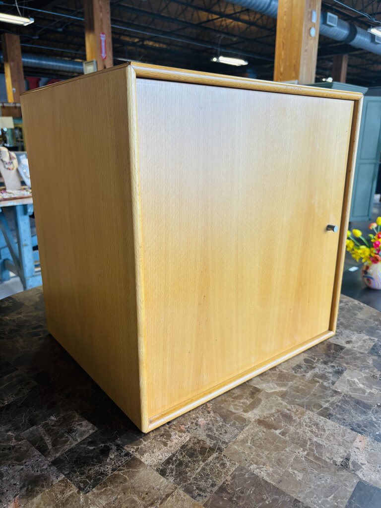 Storage Cube Montana by Peter Lassen 18.5 X 15 X 18.5