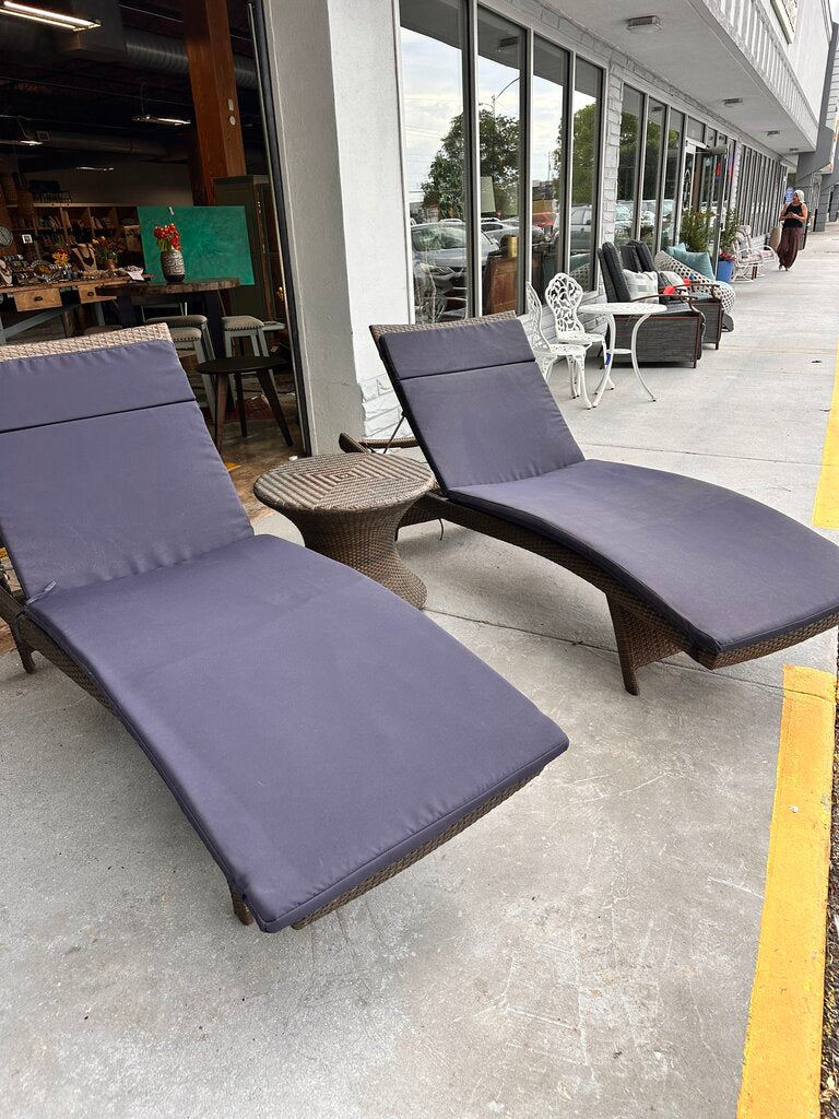 Set 3 Frontgate Chaise & Table
