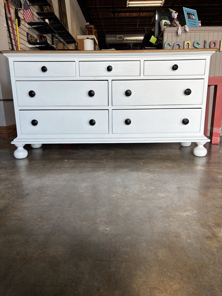 Painted 7 Drawer Dresser 64 X 20 X 32.5