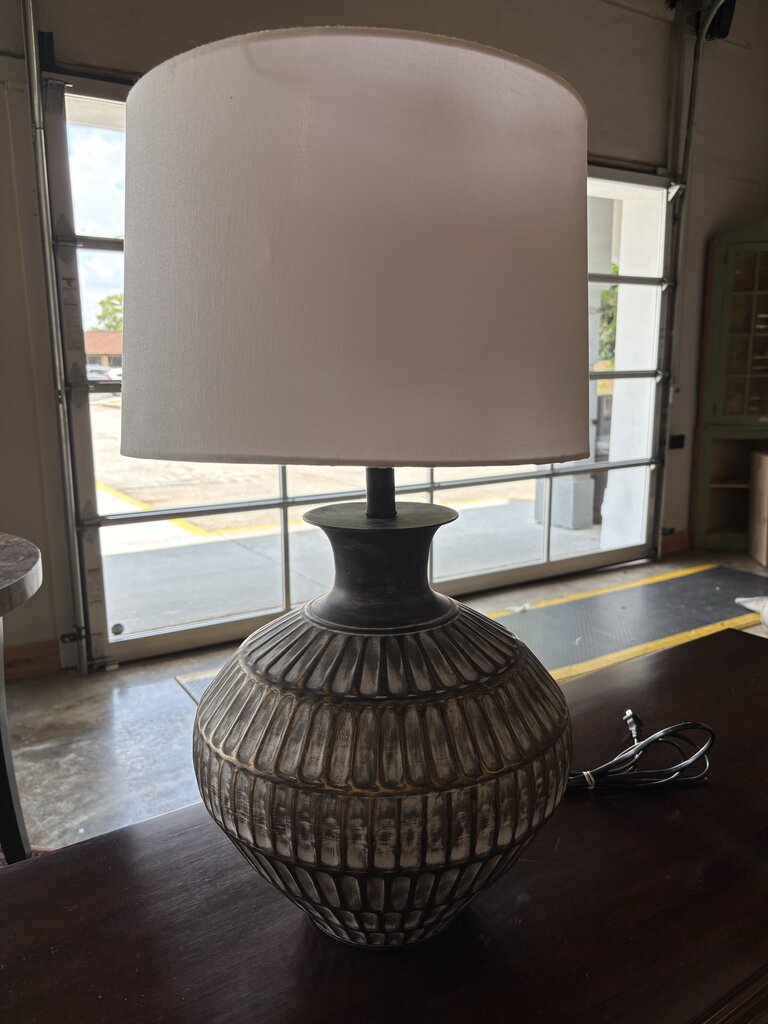 Metal Urn Base Lamp
