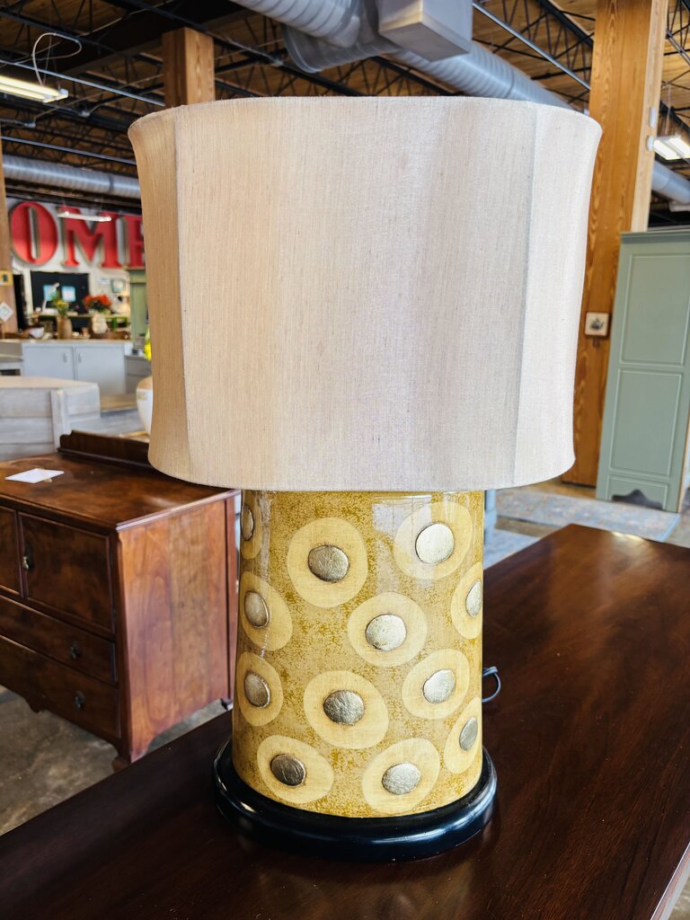 Circular Pattern Ceramic Base Lamp