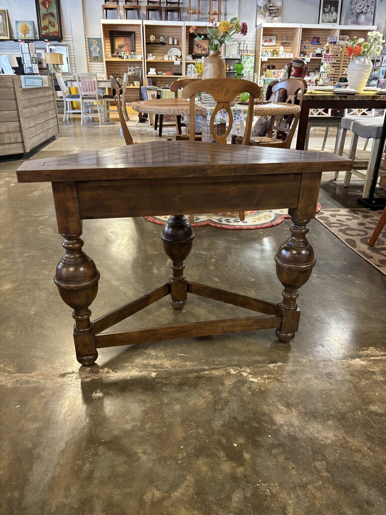 Triangle Accent Table 38.75 X 18.75 X 28