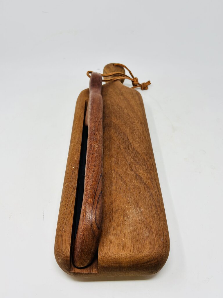 Rustic Cutting Board with Serrated Knife