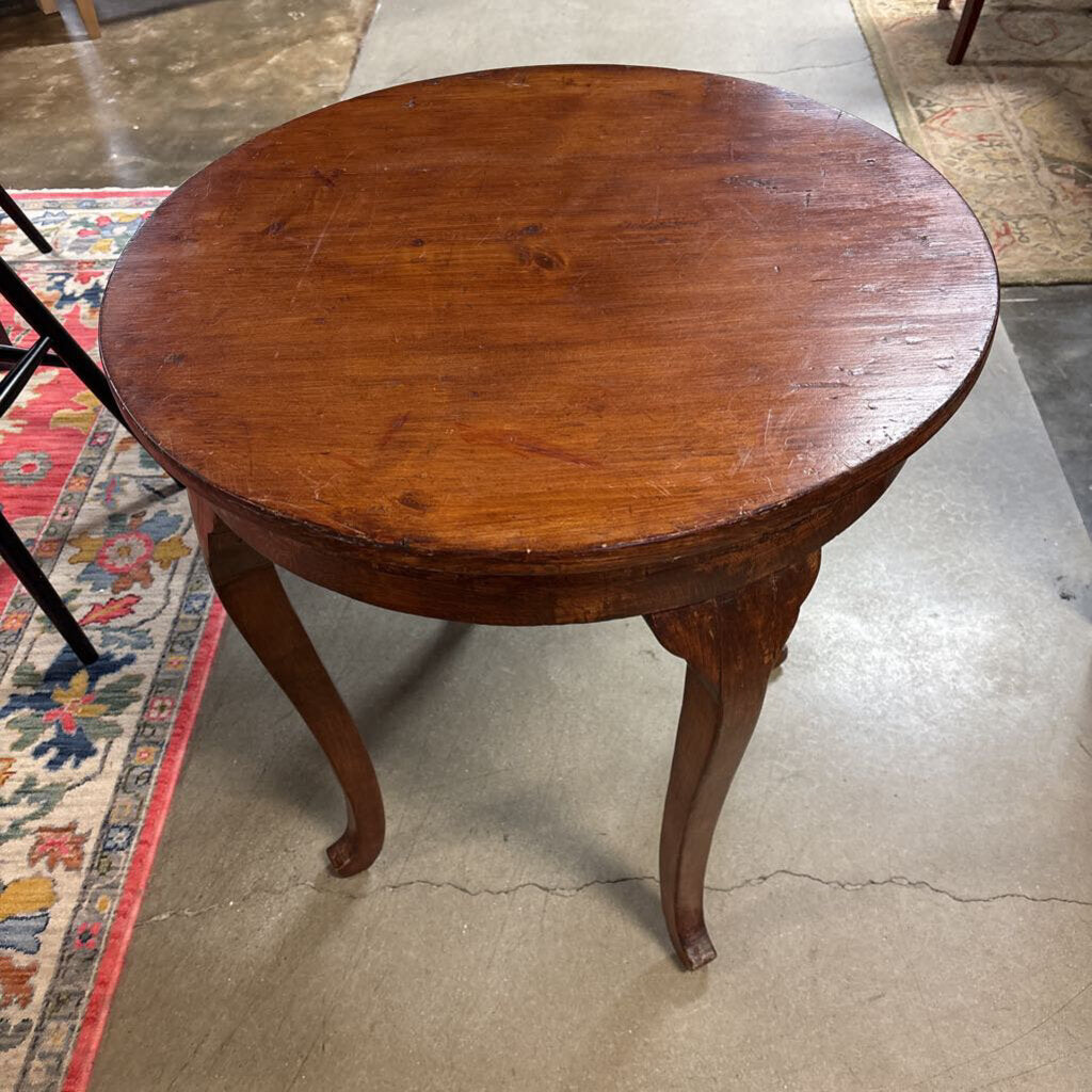 Vintage Round Accent Table 28.5"R 30"H