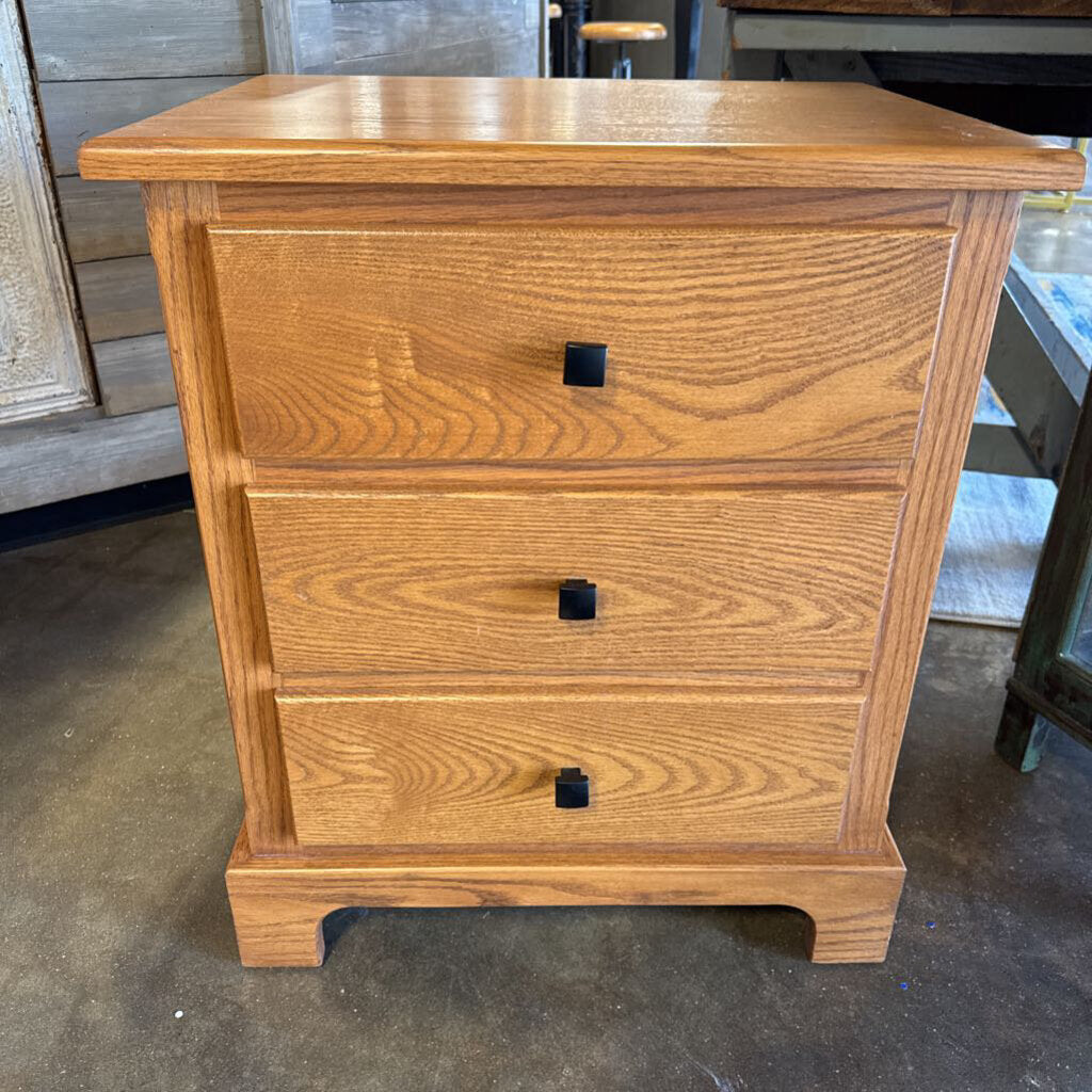3 Drawer Nightstand 25 X 19 X 29.75
