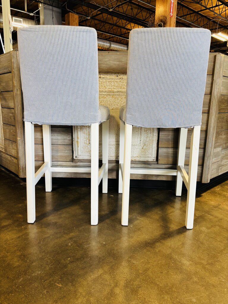 BERGMUND Bar Stool Pair
