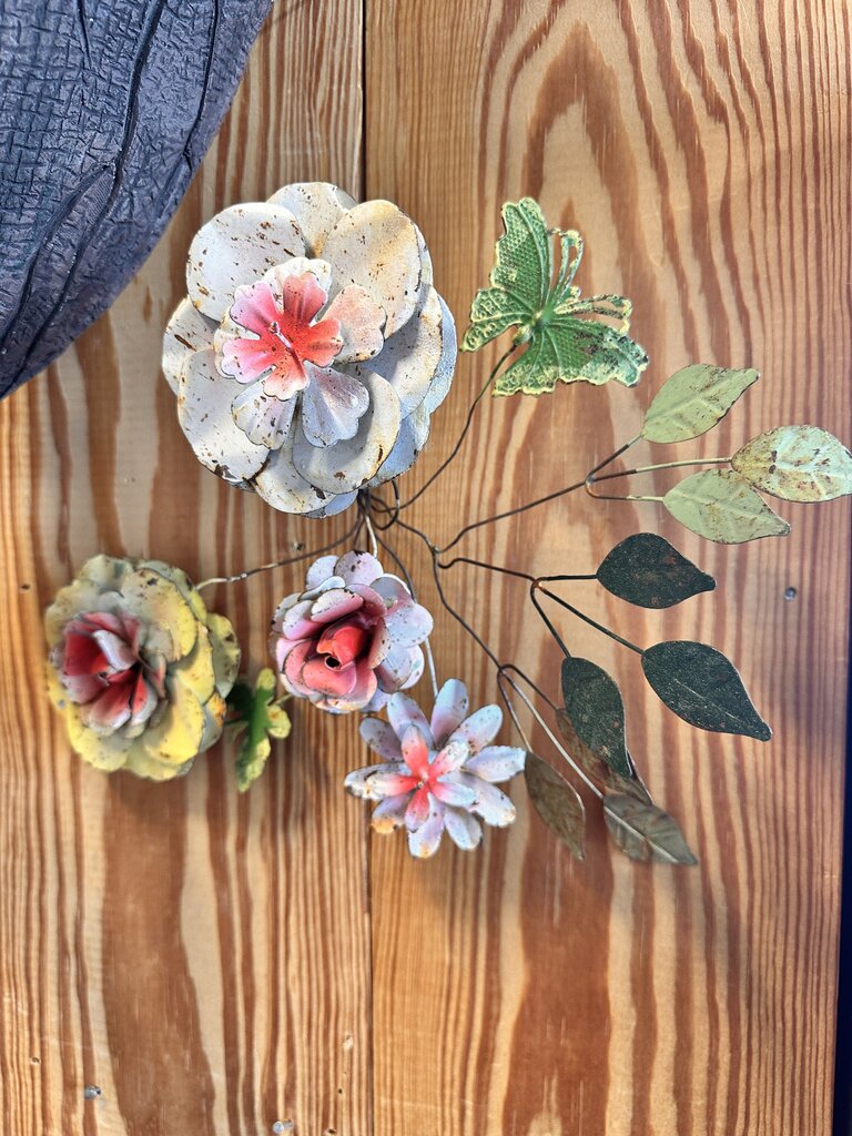 Metal Floral Wall Deco