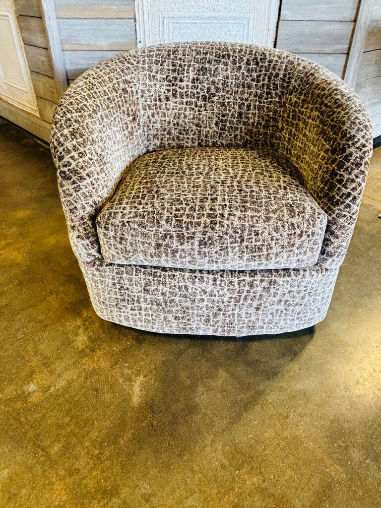 Barrel Upholstered Swivel Chair