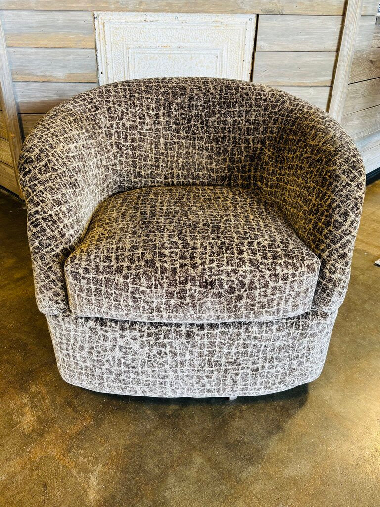 Barrel Upholstered Swivel Chair
